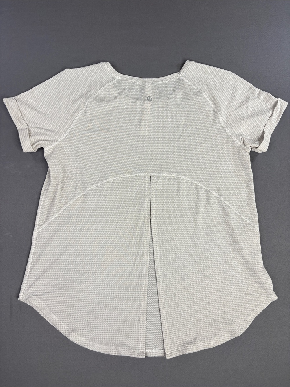 Lululemon Open Up Tie Back Tee Womens 6 Shirt Lightweight Heather White Workout